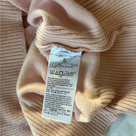 Banana Republic Sweater - Picture 3 of 3